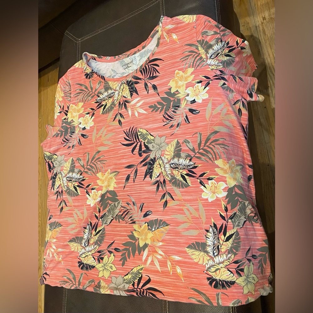 Catherine’s 2XL (22-24) peach floral stretchy tshirt (#59)